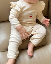 【新作 26日(金) am10:00販売】刺繍フリルスリーブ リブロンパース