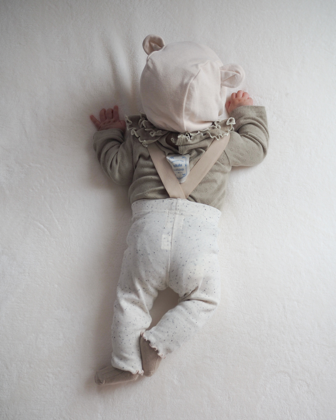 【新作】UL ORIGINAL：襟フリルロンパース