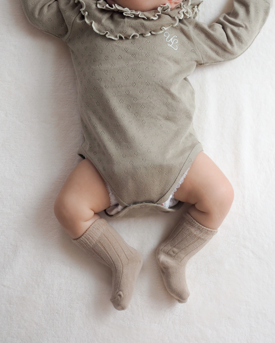 【新作】UL ORIGINAL：襟フリルロンパース