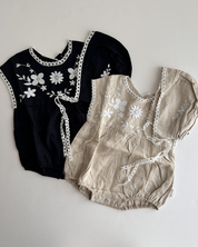 【新作】フラワー刺繍ロンパース・ボンネットセット
