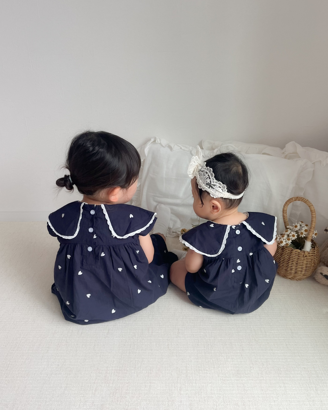 【新作 10日(金) 10:00販売】ハート刺繍セーラーカラーロンパース