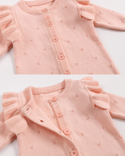 《 新作 28日(金) am10:00販売 》フリルスリーブニットロンパース