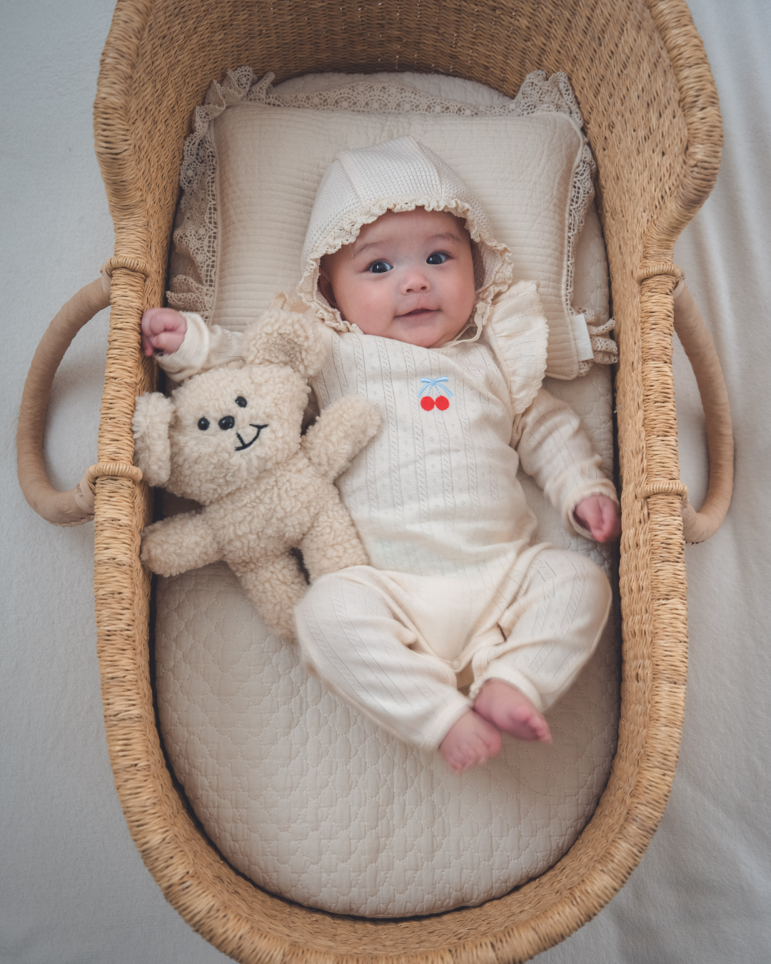 【新作 26日(金) am10:00販売】刺繍フリルスリーブ リブロンパース