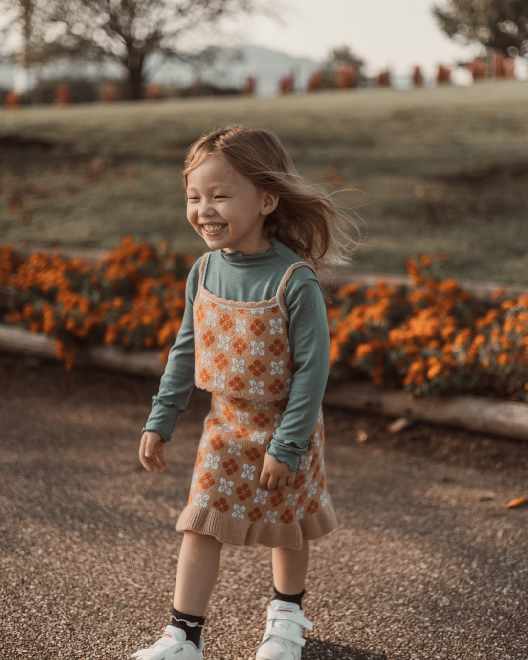 フリルネックベーシックトップス