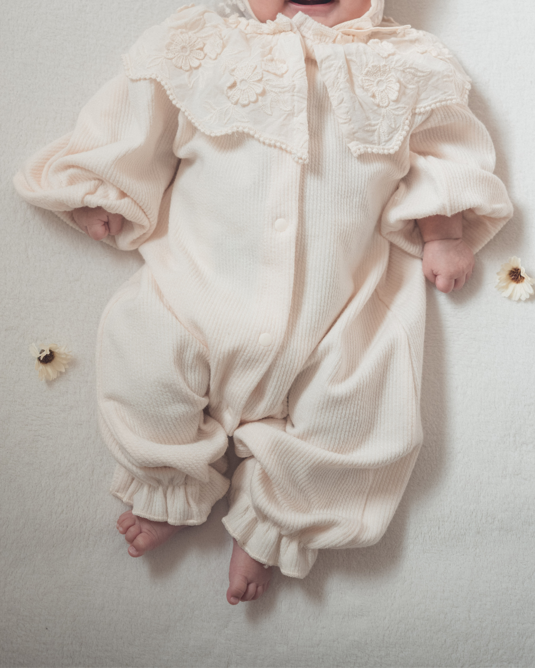 《 再販 28日(金) am10:00販売 》襟レースカバーオール