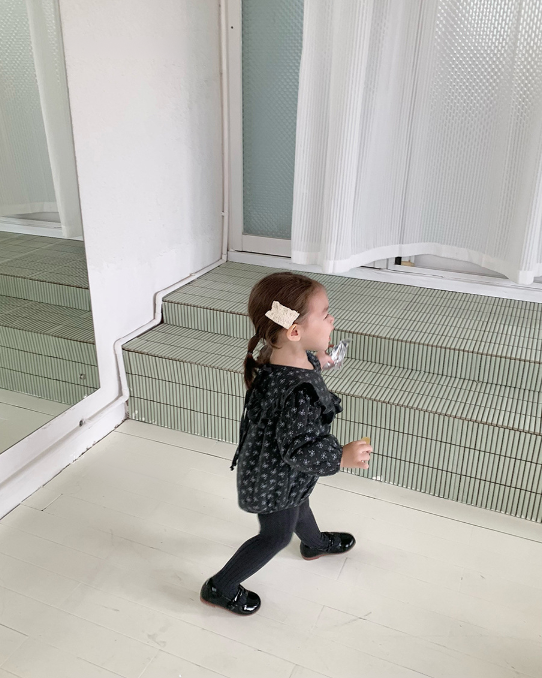 【新作 26日(金) am10:00販売】フルールフリル ロンパース