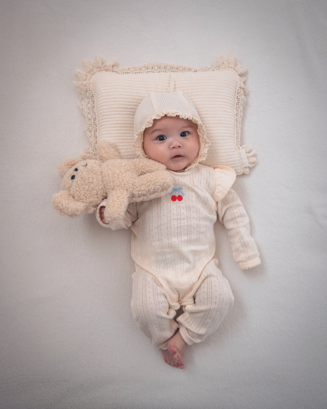 【新作 26日(金) am10:00販売】刺繍フリルスリーブ リブロンパース