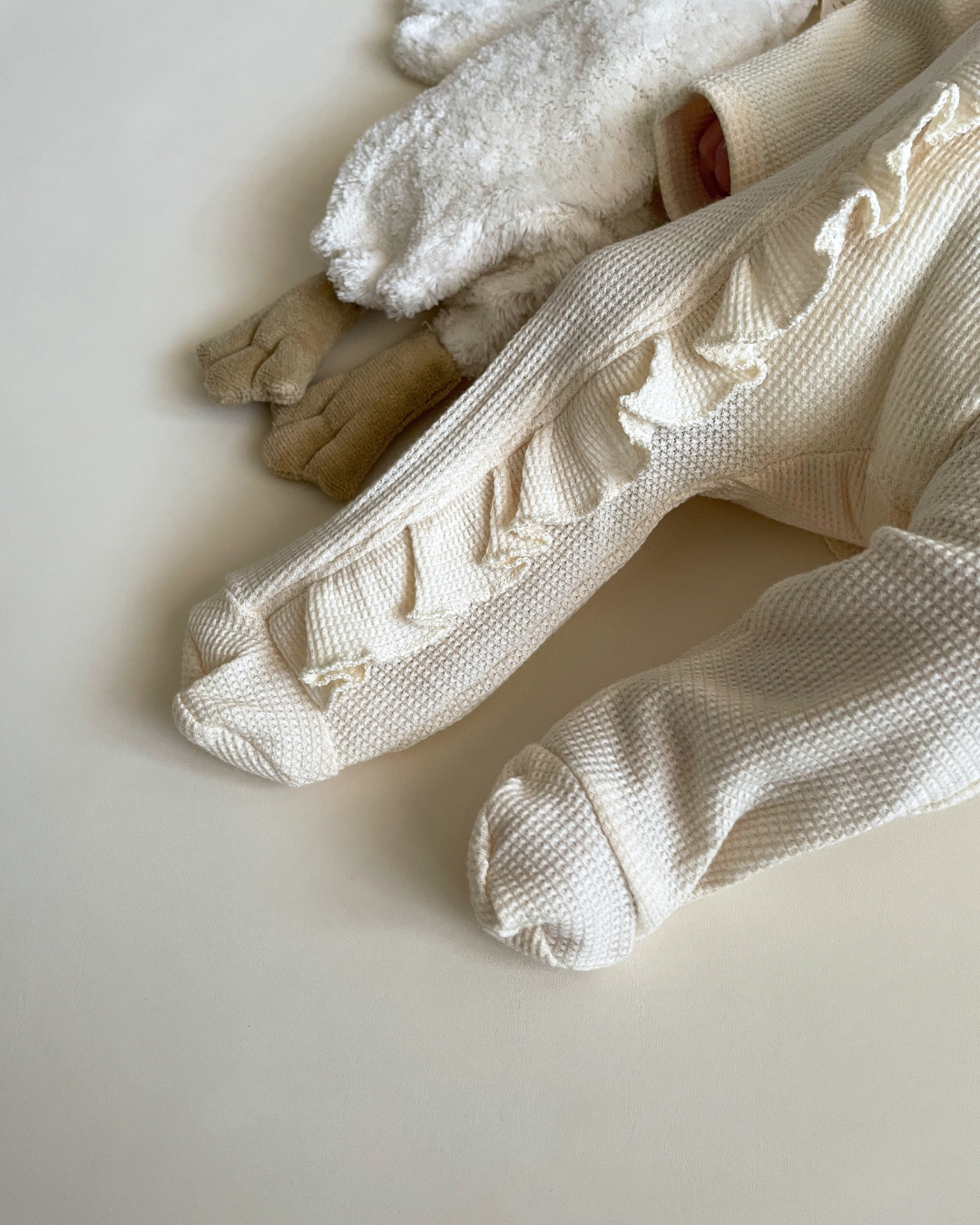 ニューボーンフリルカバーオール