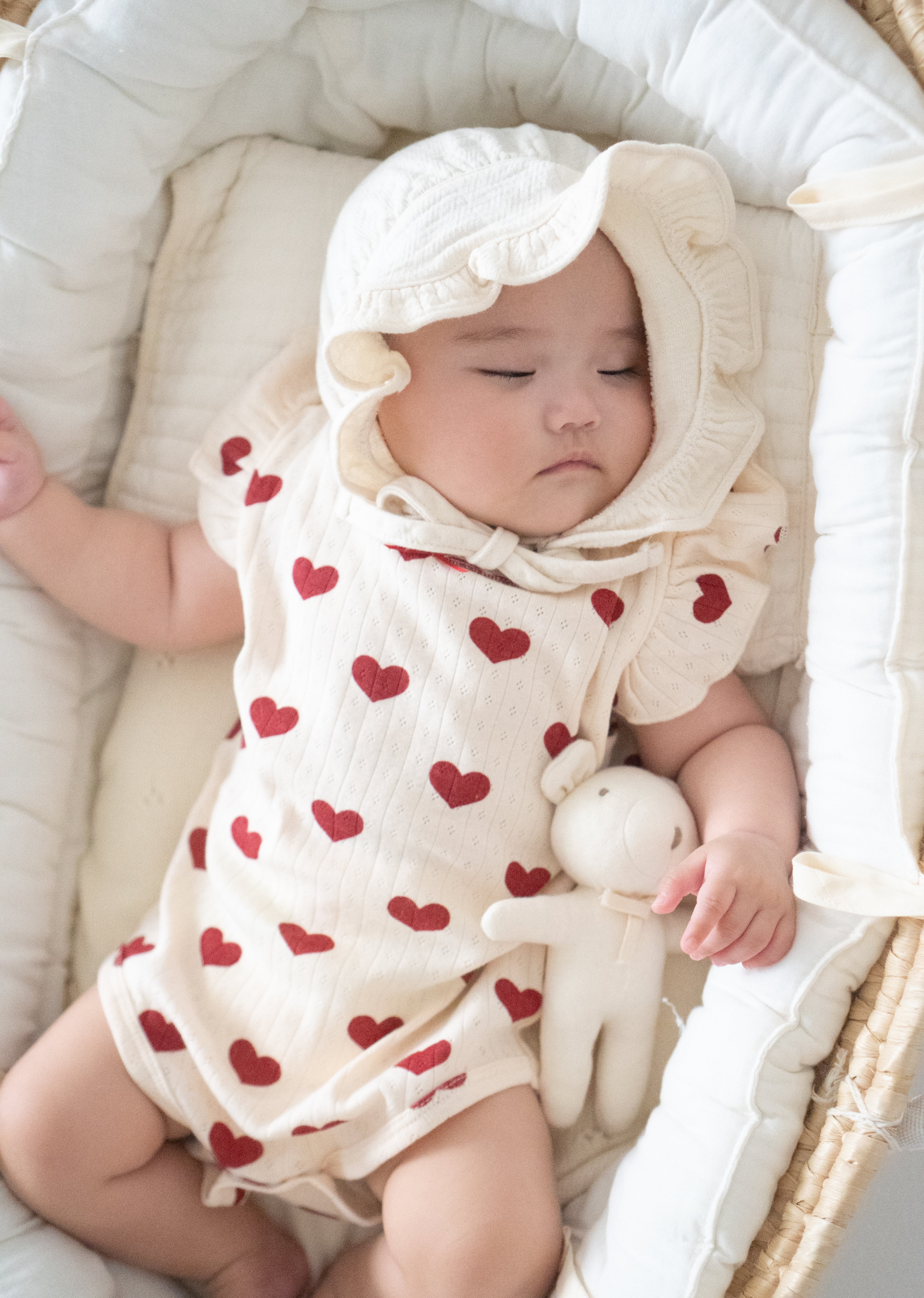 【新作】フリルスリーブリブロンパース
