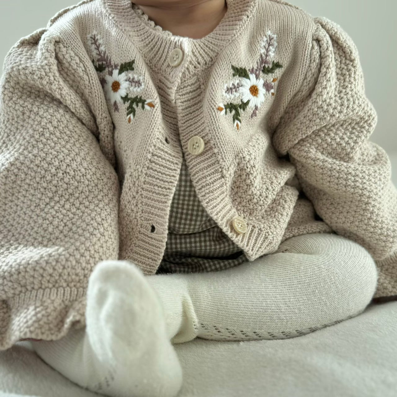 フラワー刺繍カーディガン