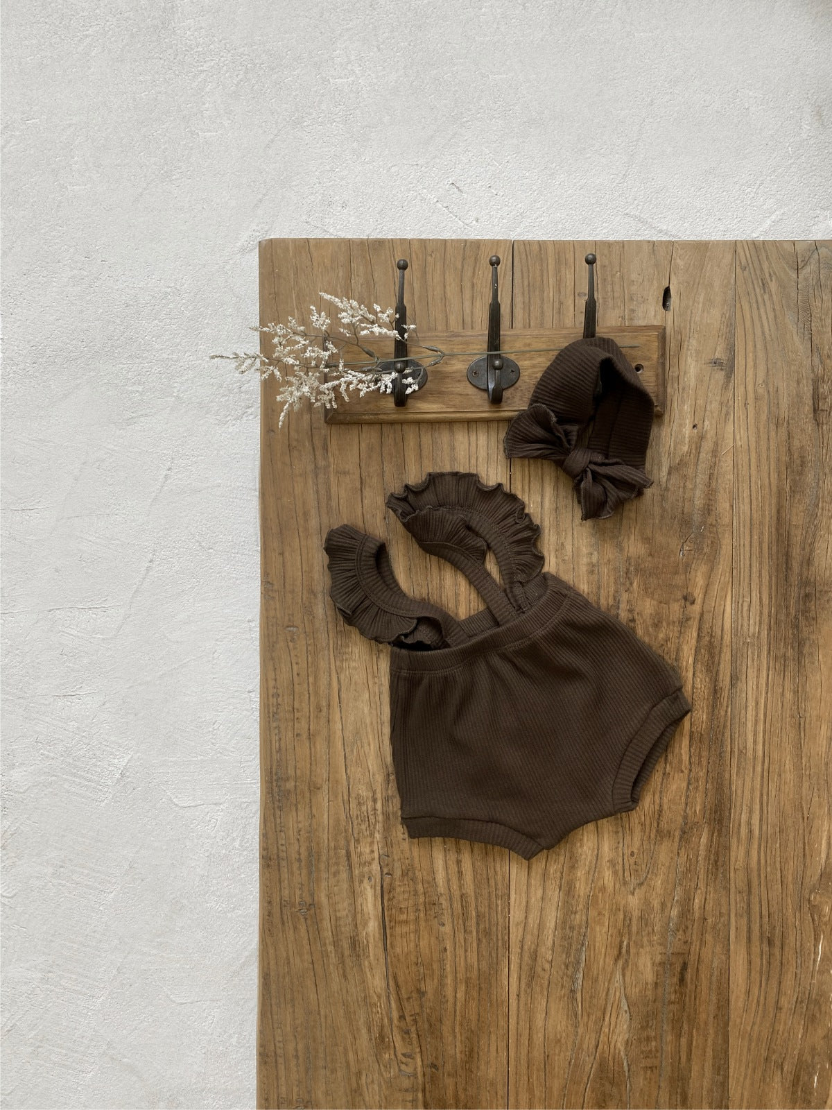 フリルストラップロンパース