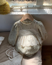 【新作 6日(金) 10:00販売】フラワーレースペプラムロンパース