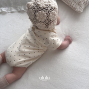 roundcollar rompers